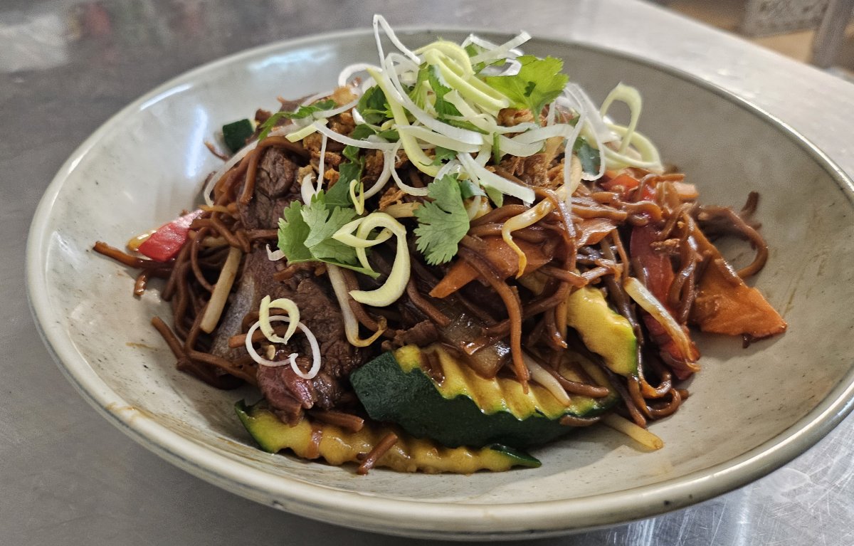 Nouilles sautées au boeuf